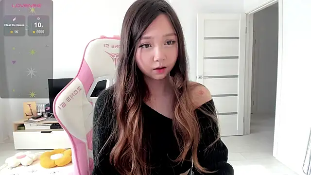 Snapshot of Fluffy_Rose chatting on June 8, 2026, 1:09 am Fluffy Rose online show from June 8, 2026, 1:09 am