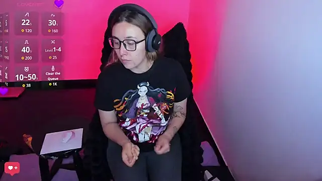 bonnie moon  online show from February 10, 2026, 7:51 pm