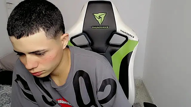 Snapshot of bby_santi chatting on March 10, 2025, 4:57 pm bby santi online show from March 10, 2025, 4:57 pm