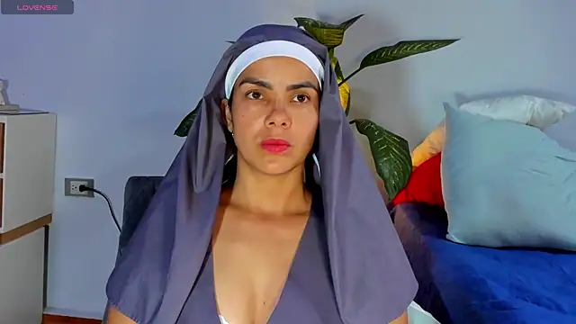 ClaraMariaMon online show from February 12, 2025, 6:19 pm