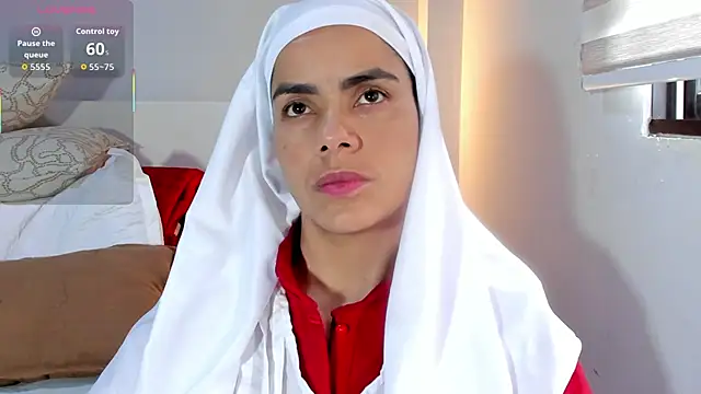 ClaraMariaMon online show from October 27, 2025, 5:50 pm