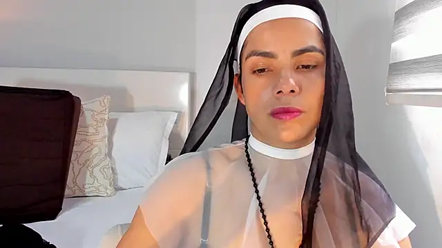 Snapshot of ClaraMariaMon chatting on June 25, 2026, 4:11 pm ClaraMariaMon online show from June 25, 2026, 4:11 pm