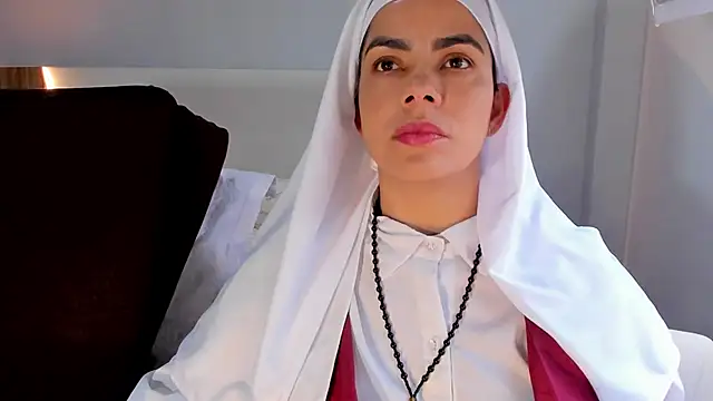 Snapshot of ClaraMariaMon chatting on July 1, 2026, 3:45 pm ClaraMariaMon online show from July 1, 2026, 3:45 pm