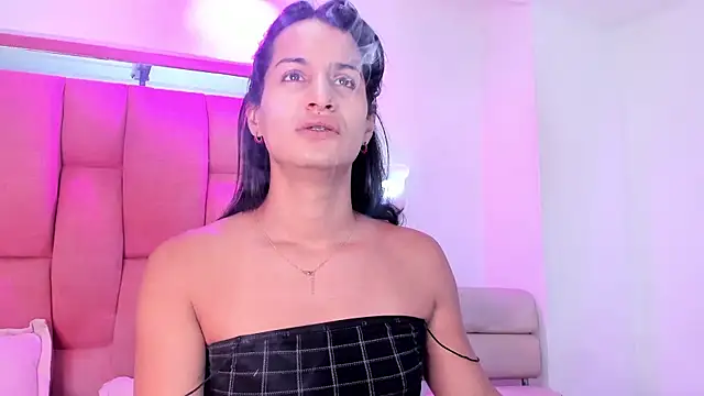 jennifer ts online show from February 4, 2025, 3:15 pm