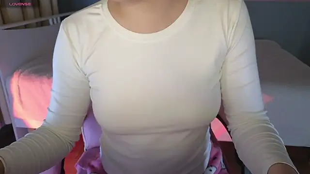Snapshot of malady_ chatting on May 4, 2026, 4:47 pm malady online show from May 4, 2026, 4:47 pm