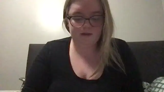 honeyyy24 online show from February 27, 2026, 10:54 pm