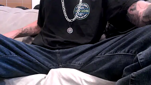 JohnnyKorrupt  online show from November 4, 2025, 8:24 am