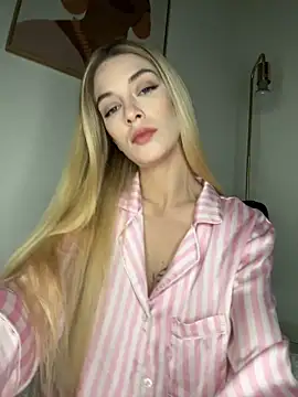 Lolitaxlola online show from February 21, 2026, 10:16 am