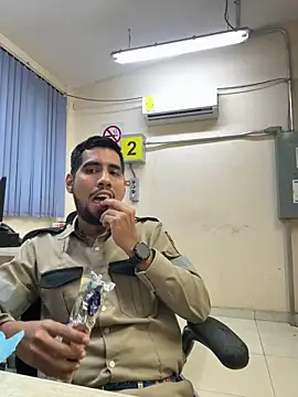 Snapshot of EnriquePersian197 chatting on February 5, 2025, 1:37 am EnriquePersian197 online show from February 5, 2025, 1:37 am