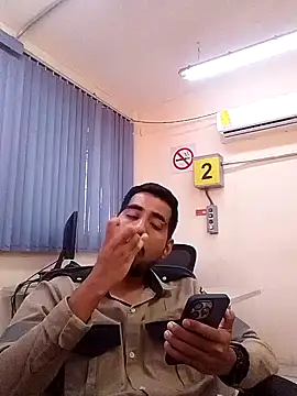 Snapshot of EnriquePersian197 chatting on February 6, 2025, 6:24 pm EnriquePersian197 online show from February 6, 2025, 6:24 pm