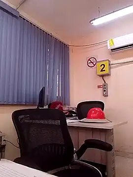 Snapshot of EnriquePersian197 chatting on February 13, 2025, 7:21 pm EnriquePersian197 online show from February 13, 2025, 7:21 pm