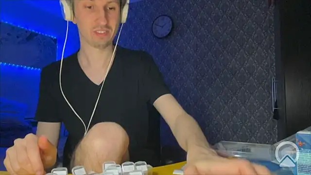 Aki-Laky online show from February 24, 2026, 8:51 pm