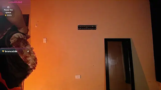 Snapshot of goddess_valXX chatting on June 8, 2026, 10:37 am goddess valXX online show from June 8, 2026, 10:37 am