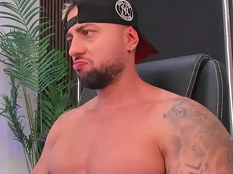 OwenMaximus814 online show from April 12, 2026, 6:57 pm