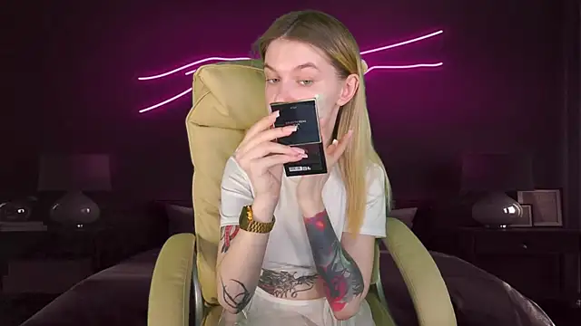 Snapshot of AnacondaOn chatting on March 14, 2025, 2:41 pm AnacondaOn online show from March 14, 2025, 2:41 pm