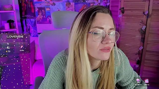 LadyIzabel online show from December 12, 2024, 3:05 pm