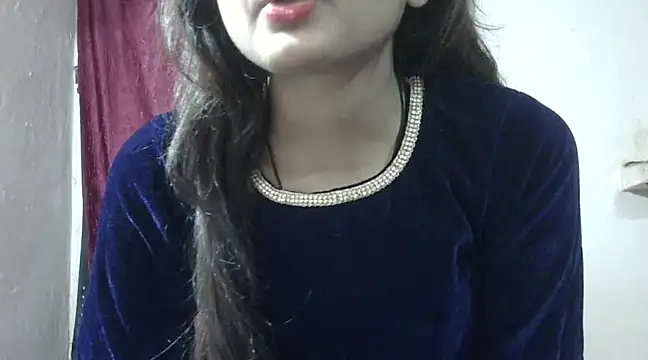 Snapshot of Aayesha chatting on December 2, 2024, 11:23 am Aayesha online show from December 2, 2024, 11:23 am