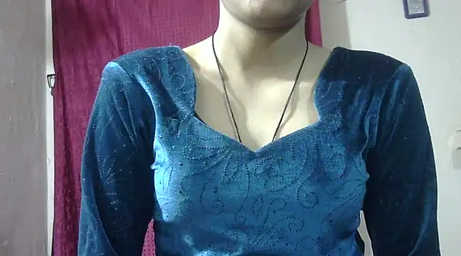 Snapshot of Aayesha chatting on December 5, 2024, 11:27 am Aayesha online show from December 5, 2024, 11:27 am