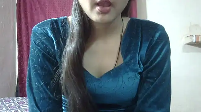 Snapshot of Aayesha chatting on December 10, 2024, 11:00 am Aayesha online show from December 10, 2024, 11:00 am