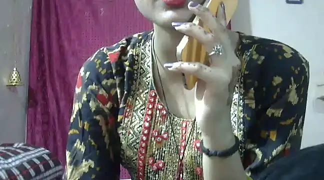 Snapshot of Aayesha chatting on December 18, 2024, 12:18 pm Aayesha online show from December 18, 2024, 12:18 pm