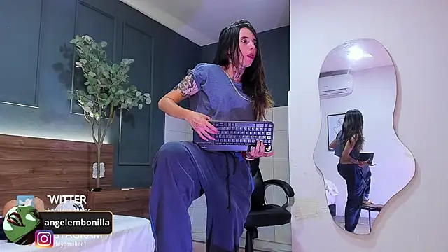 Snapshot of megan_morgan01 chatting on September 11, 2025, 11:54 am megan morgan01 online show from September 11, 2025, 11:54 am