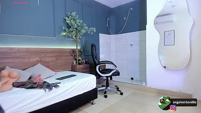 Snapshot of megan_morgan01 chatting on November 18, 2025, 12:31 pm megan morgan01 online show from November 18, 2025, 12:31 pm