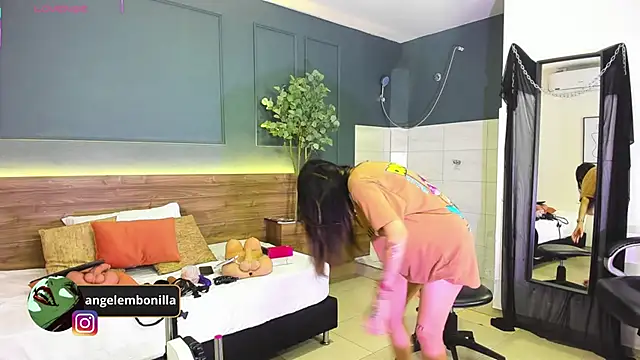 Snapshot of megan_morgan01 chatting on February 13, 2026, 12:01 pm megan morgan01 online show from February 13, 2026, 12:01 pm