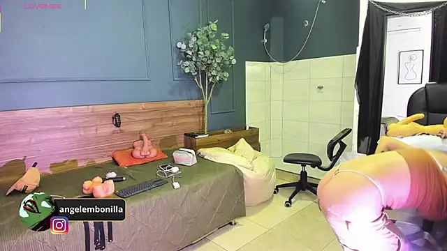 Snapshot of megan_morgan01 chatting on March 21, 2026, 11:26 am megan morgan01 online show from March 21, 2026, 11:26 am