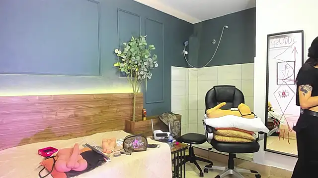 Snapshot of megan_morgan01 chatting on April 15, 2026, 12:34 pm megan morgan01 online show from April 15, 2026, 12:34 pm