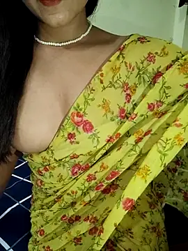 Snapshot of Meenakshi_ chatting on October 10, 2025, 3:55 pm Meenakshi  online show from October 10, 2025, 3:55 pm