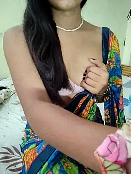Snapshot of Meenakshi_ chatting on October 28, 2025, 3:10 am Meenakshi  online show from October 28, 2025, 3:10 am