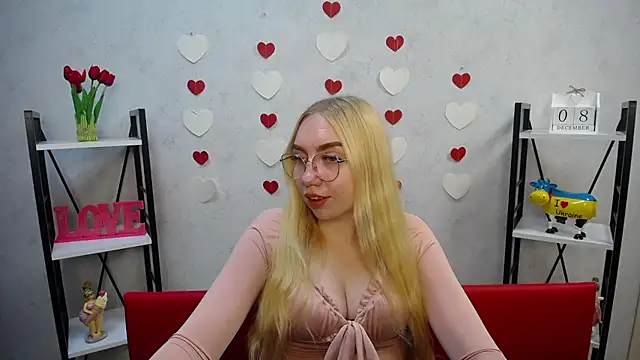 BeatriceFly online show from December 8, 2024, 3:24 pm