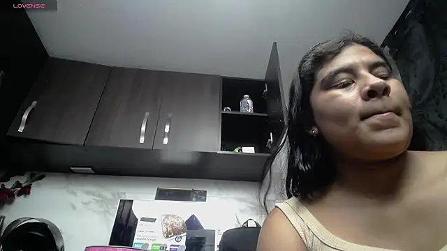 iniyalaboni online show from October 24, 2025, 8:05 pm