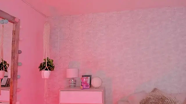 Snapshot of DahianaWalcott chatting on December 2, 2024, 9:39 pm DahianaWalcott online show from December 2, 2024, 9:39 pm