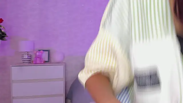 Snapshot of DahianaWalcott chatting on December 6, 2024, 10:19 pm DahianaWalcott online show from December 6, 2024, 10:19 pm