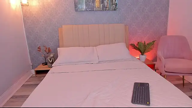 Snapshot of DahianaWalcott chatting on December 12, 2024, 9:48 pm DahianaWalcott online show from December 12, 2024, 9:48 pm