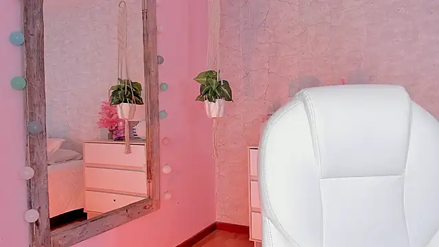 Snapshot of DahianaWalcott chatting on December 18, 2024, 7:52 pm DahianaWalcott online show from December 18, 2024, 7:52 pm