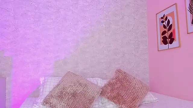 Snapshot of DahianaWalcott chatting on January 23, 2025, 10:33 pm DahianaWalcott online show from January 23, 2025, 10:33 pm