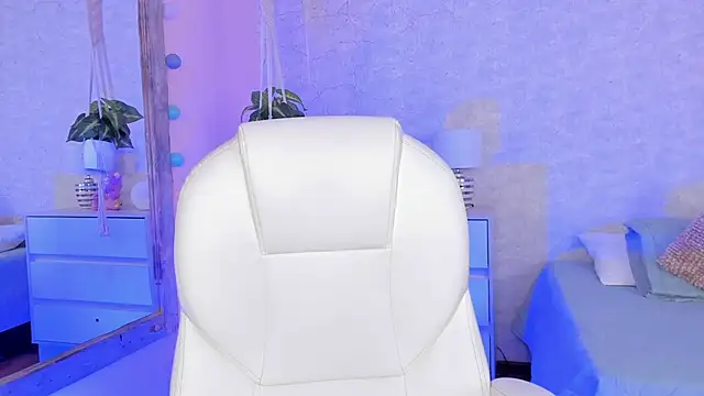 Snapshot of DahianaWalcott chatting on February 13, 2025, 2:01 am DahianaWalcott online show from February 13, 2025, 2:01 am