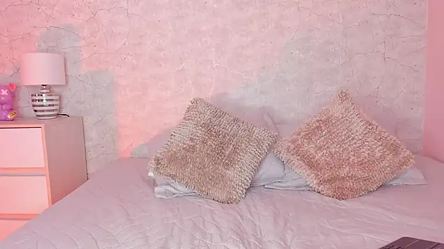 Snapshot of DahianaWalcott chatting on February 20, 2025, 2:07 am DahianaWalcott online show from February 20, 2025, 2:07 am