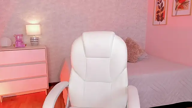 Snapshot of DahianaWalcott chatting on February 26, 2025, 8:22 pm DahianaWalcott online show from February 26, 2025, 8:22 pm