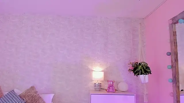 Snapshot of DahianaWalcott chatting on February 28, 2025, 1:05 am DahianaWalcott online show from February 28, 2025, 1:05 am