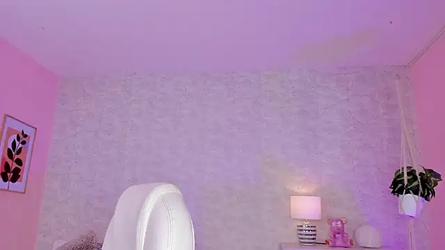 Snapshot of DahianaWalcott chatting on March 5, 2025, 9:04 pm DahianaWalcott online show from March 5, 2025, 9:04 pm