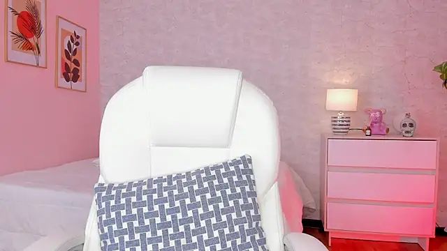 Snapshot of DahianaWalcott chatting on March 11, 2025, 7:25 pm DahianaWalcott online show from March 11, 2025, 7:25 pm