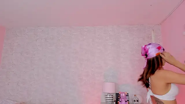 Snapshot of DahianaWalcott chatting on March 19, 2025, 11:03 pm DahianaWalcott online show from March 19, 2025, 11:03 pm