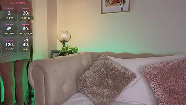 Snapshot of DahianaWalcott chatting on October 4, 2025, 2:04 pm DahianaWalcott online show from October 4, 2025, 2:04 pm