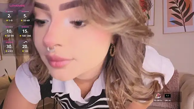 Snapshot of DahianaWalcott chatting on November 27, 2025, 8:44 pm DahianaWalcott online show from November 27, 2025, 8:44 pm