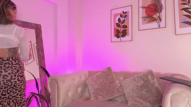 Snapshot of DahianaWalcott chatting on January 31, 2026, 8:07 pm DahianaWalcott online show from January 31, 2026, 8:07 pm