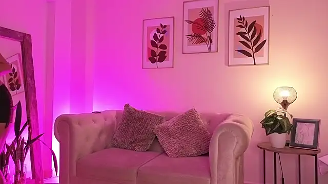 Snapshot of DahianaWalcott chatting on February 17, 2026, 4:13 pm DahianaWalcott online show from February 17, 2026, 4:13 pm