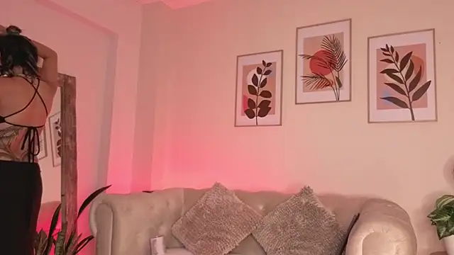 Snapshot of DahianaWalcott chatting on February 20, 2026, 5:13 pm DahianaWalcott online show from February 20, 2026, 5:13 pm